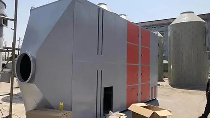 布袋除尘器安装：环保设备选型的关键因素